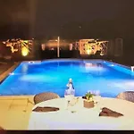 מלון Sous Les Pins Étoile-sur-Rhône
