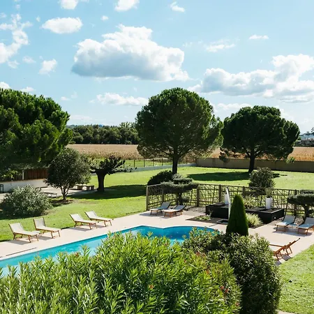 Sous Les Pins 3*