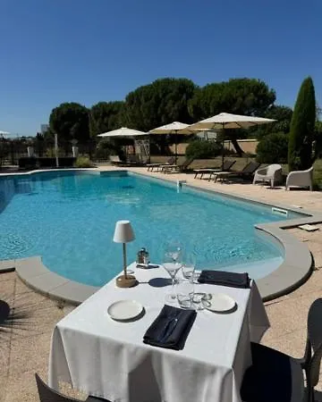 Sous Les Pins