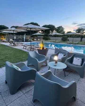 Sous Les Pins Hotel Étoile-sur-Rhône