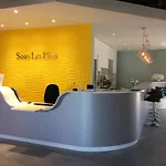 Sous Les Pins Otel