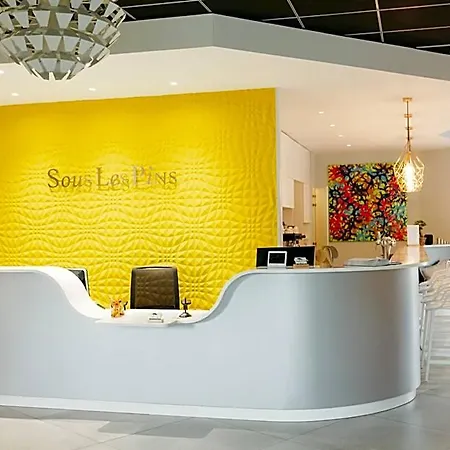 Hotel Sous Les Pins Etoile-sur-Rhone