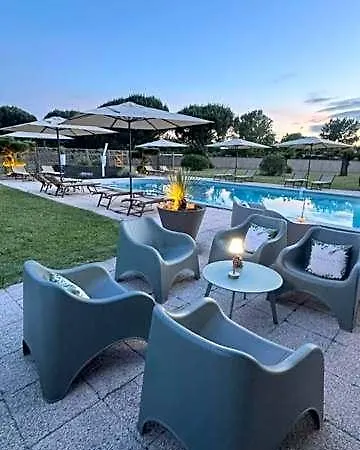 Sous Les Pins Hotel 3*