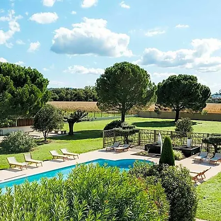Sous Les Pins 3*