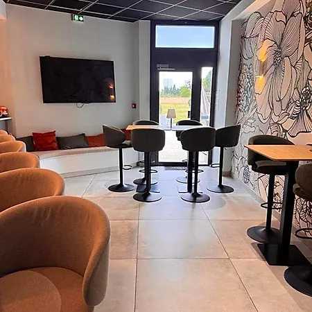 Sous Les Pins Hotel 3*