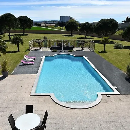 Hotel Sous Les Pins Étoile-sur-Rhône