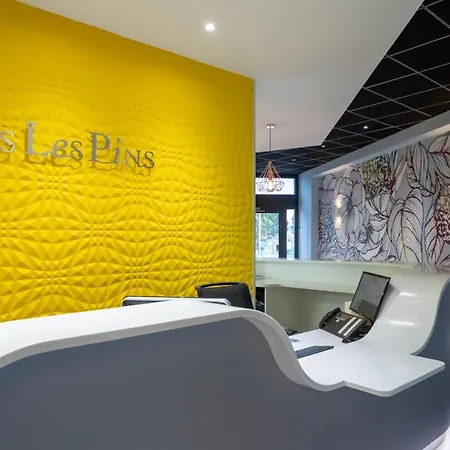 Sous Les Pins Hotel 3*