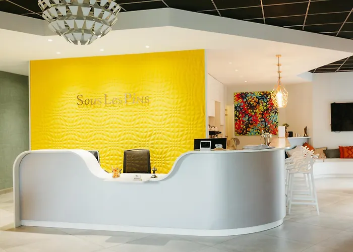 Sous Les Pins Hotel 3*