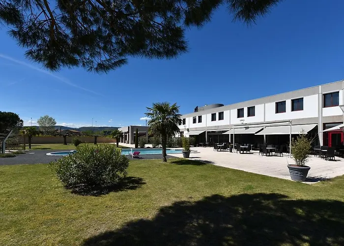 Hotel Sous Les Pins 3*