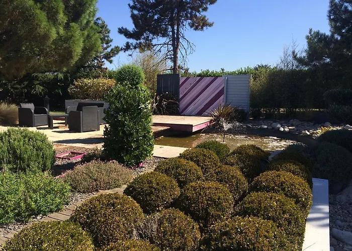 Sous Les Pins Hotel