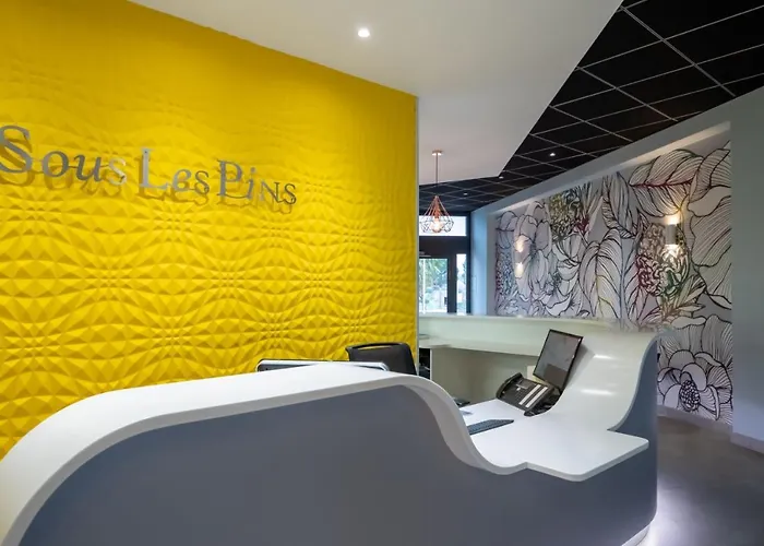 Sous Les Pins Hotel 3*
